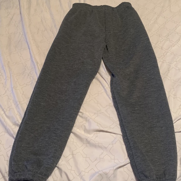 Grey sweats never worn - Picture 3 of 3